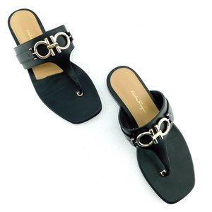 FERRAGAMO Gancini Logo Horse Bit Black Leather Thong Flat Sandals 7.5 C